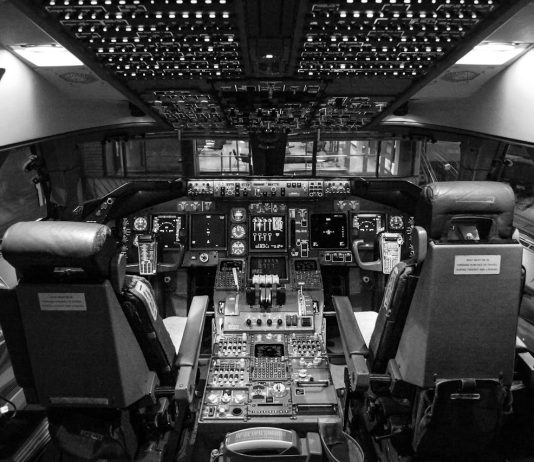 חווית התעופה המושלמת: טייס ליום אחד וטיסות פרטיות