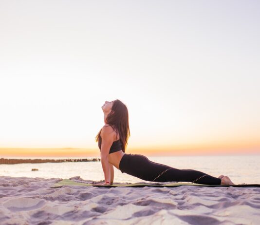 לגלות את הדרך הפנימית לריקוד ויוגה